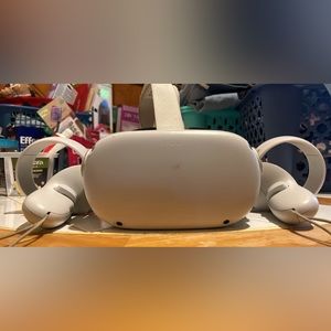 Oculus Quest 2 w/ Controllers